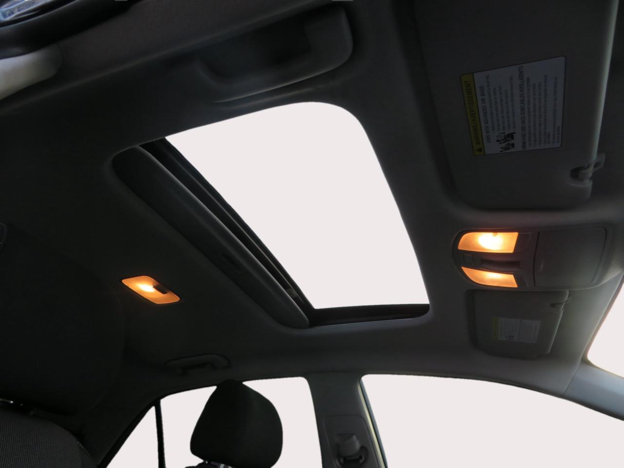 2022 Kia Rio 5-door EX Premium IVT Photo