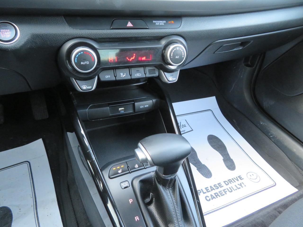 2022 Kia Rio 5-door EX Premium IVT Photo