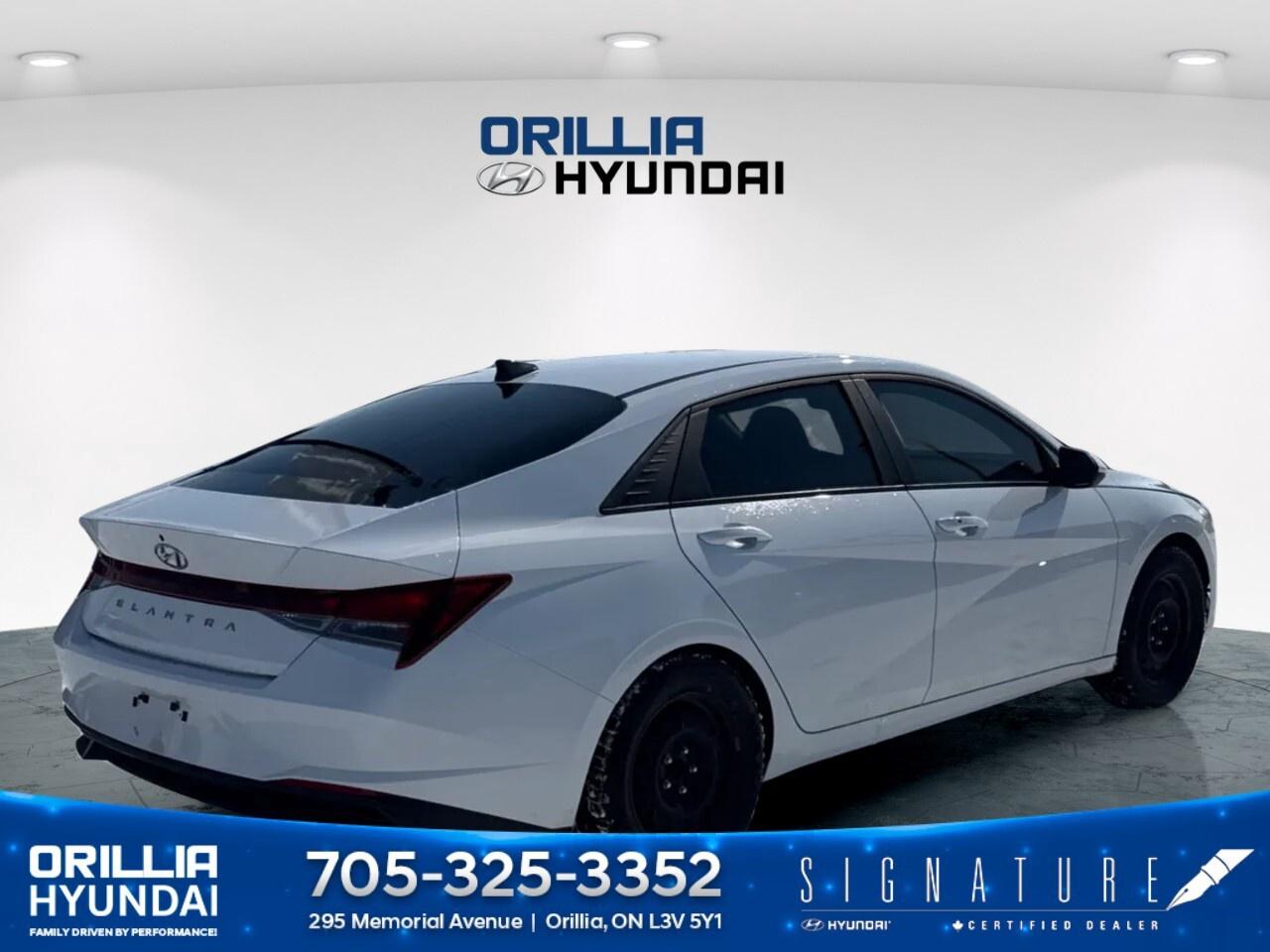 2023 Hyundai Elantra Preferred IVT Photo