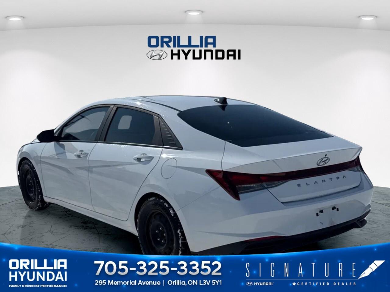 2023 Hyundai Elantra Preferred IVT Photo