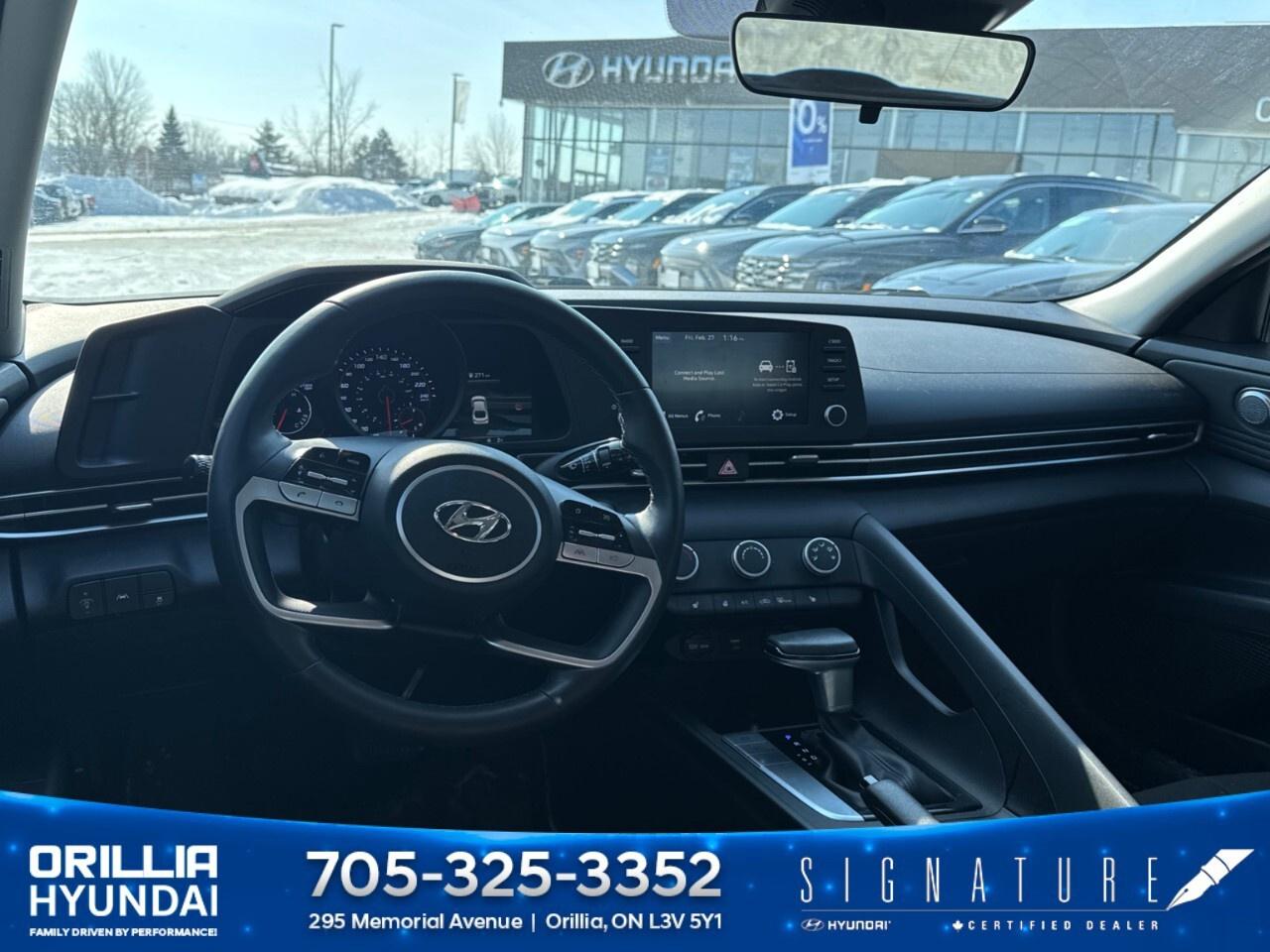 2023 Hyundai Elantra Preferred IVT Photo