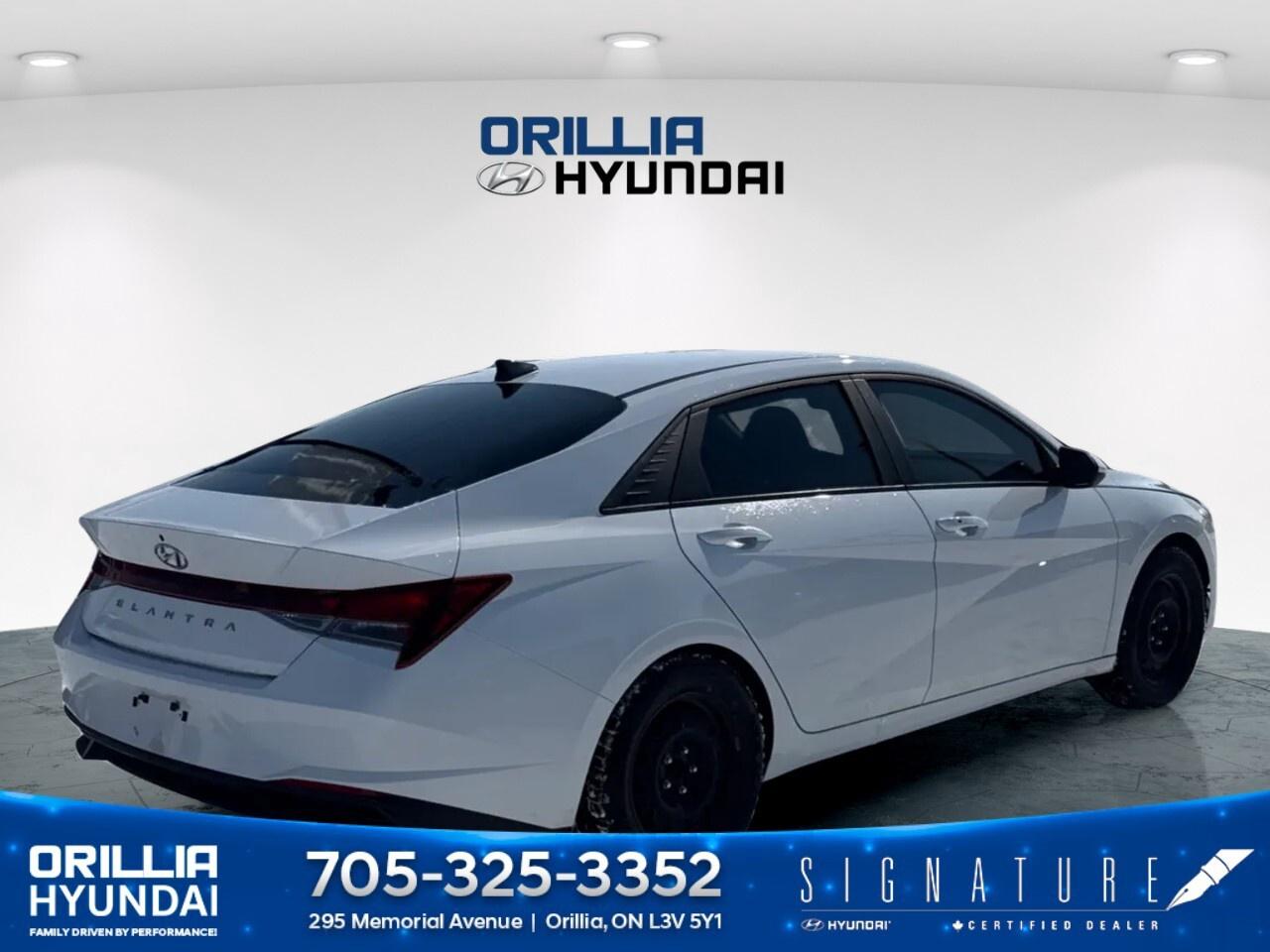 2023 Hyundai Elantra Preferred IVT Photo