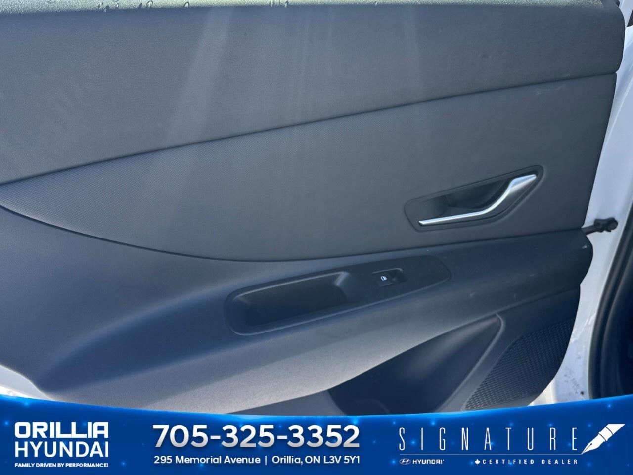 2023 Hyundai Elantra Preferred IVT Photo