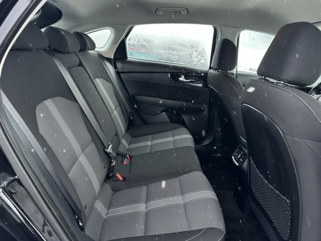 2022 Kia Forte5 EX Photo