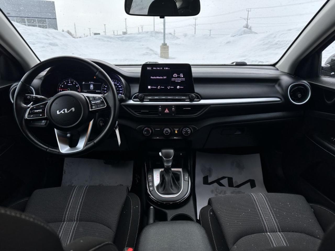 2022 Kia Forte5 EX Photo