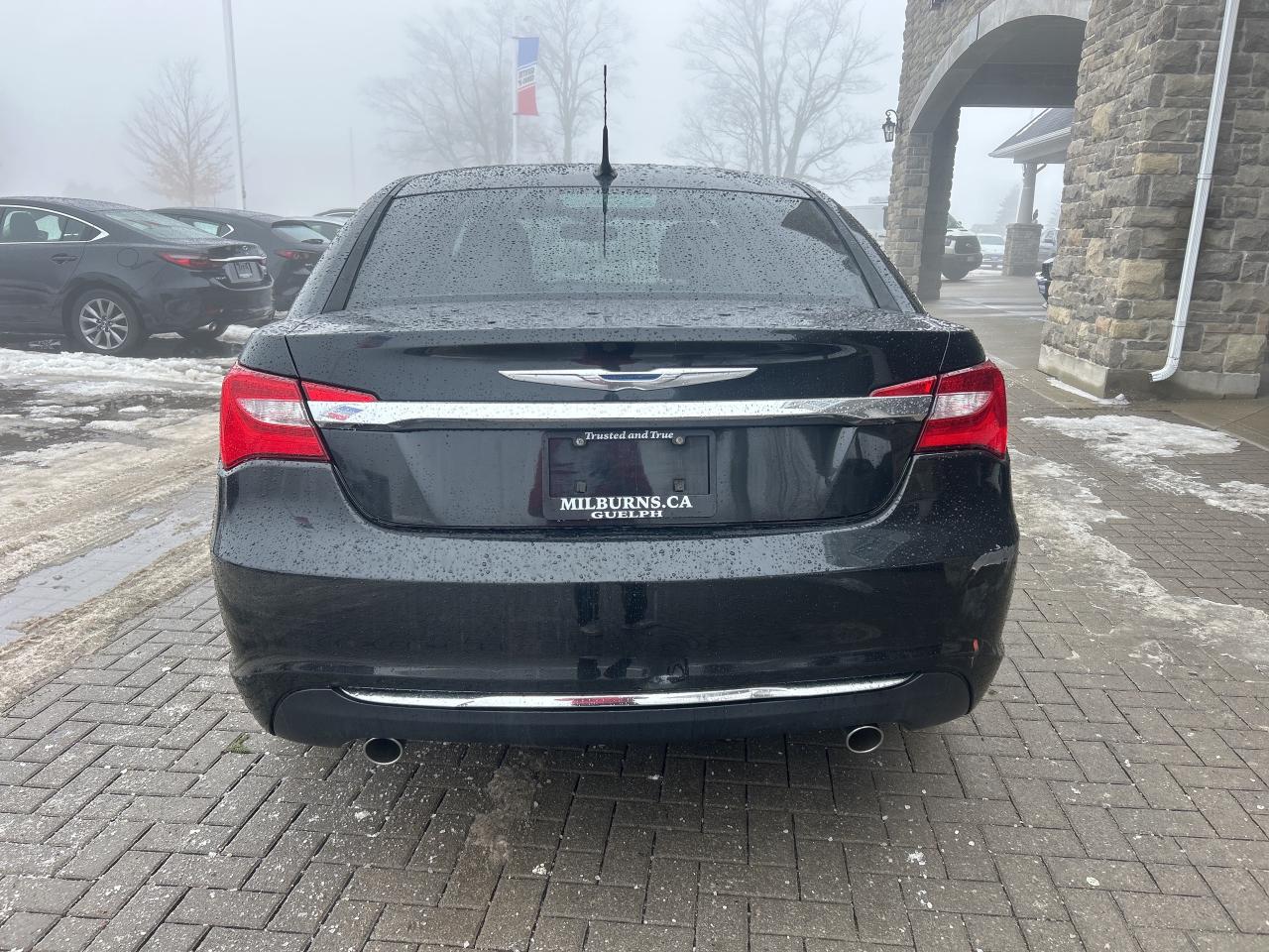 2011 Chrysler 200 Limited V6   Nav   Sunroof   Leather  Heated Seats Photo4