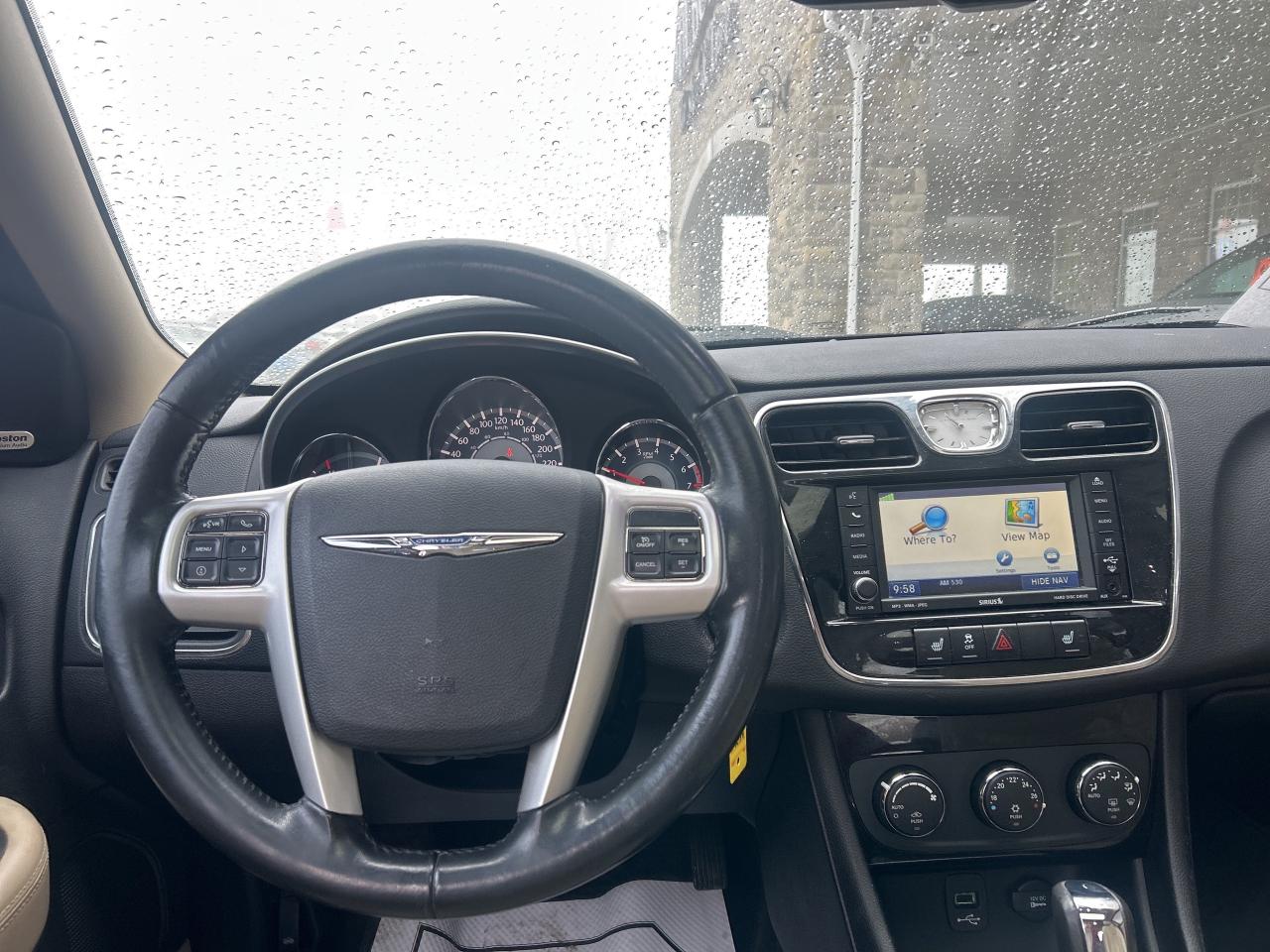 2011 Chrysler 200 Limited V6   Nav   Sunroof   Leather  Heated Seats Photo