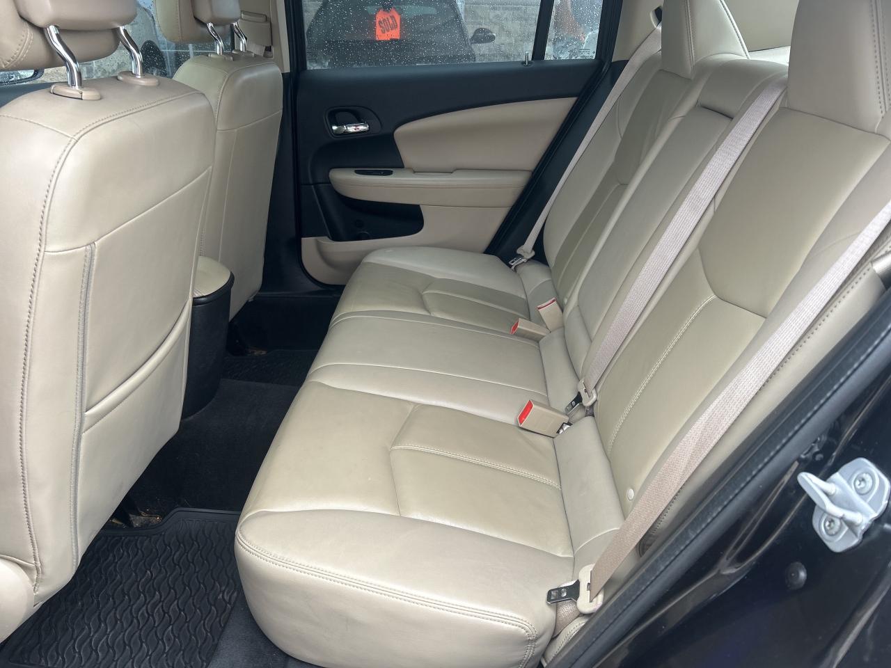 2011 Chrysler 200 Limited V6   Nav   Sunroof   Leather  Heated Seats Photo