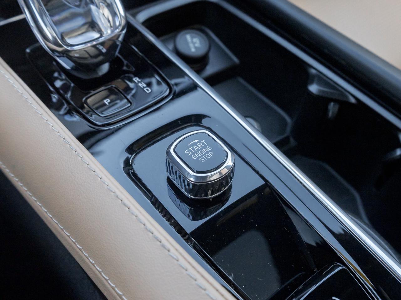 2024 Volvo XC90 Recharge T8 eAWD PHEV Ultimate 7-Seater TRADE IN  VOLVO CPO Photo