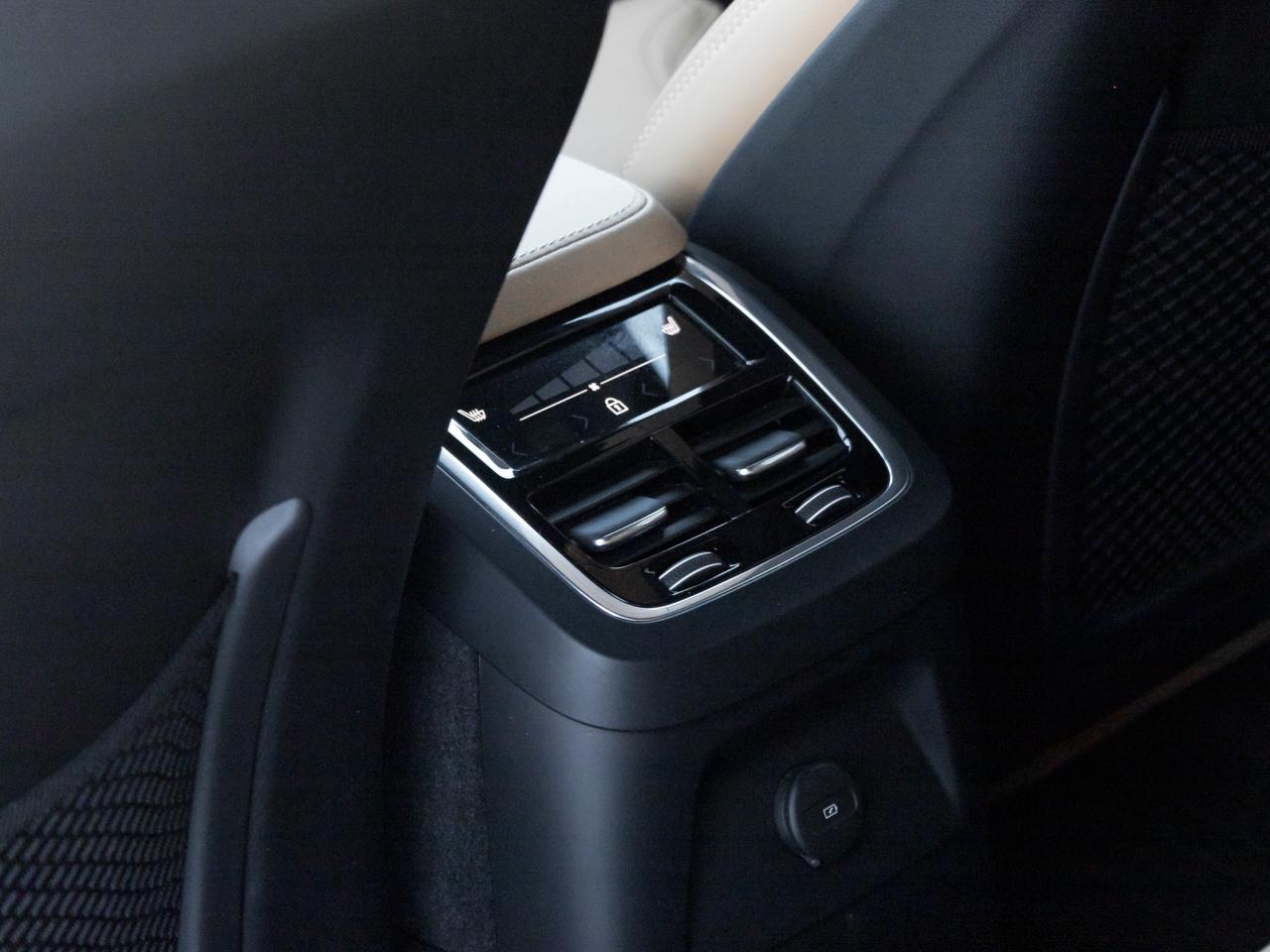 2024 Volvo XC90 Recharge T8 eAWD PHEV Ultimate 7-Seater TRADE IN  VOLVO CPO Photo