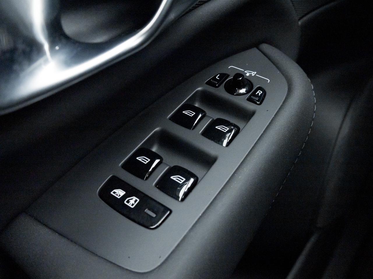 2025 Volvo XC90 2025.5 B6 AWD Ultra 7-Seater NEARLY NEW  VOLVO CPO Photo