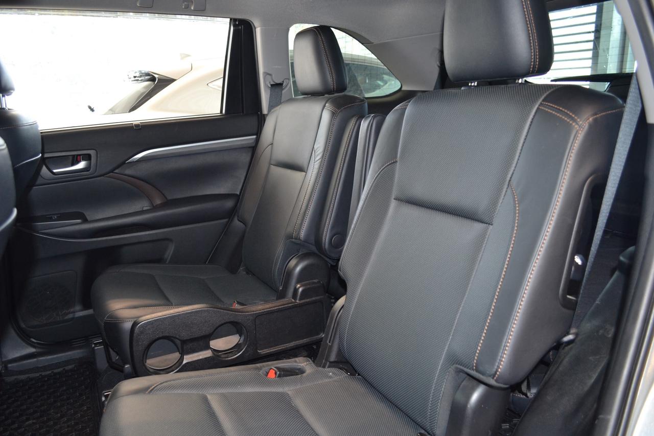 2019 Toyota Highlander LIMITED  Photo