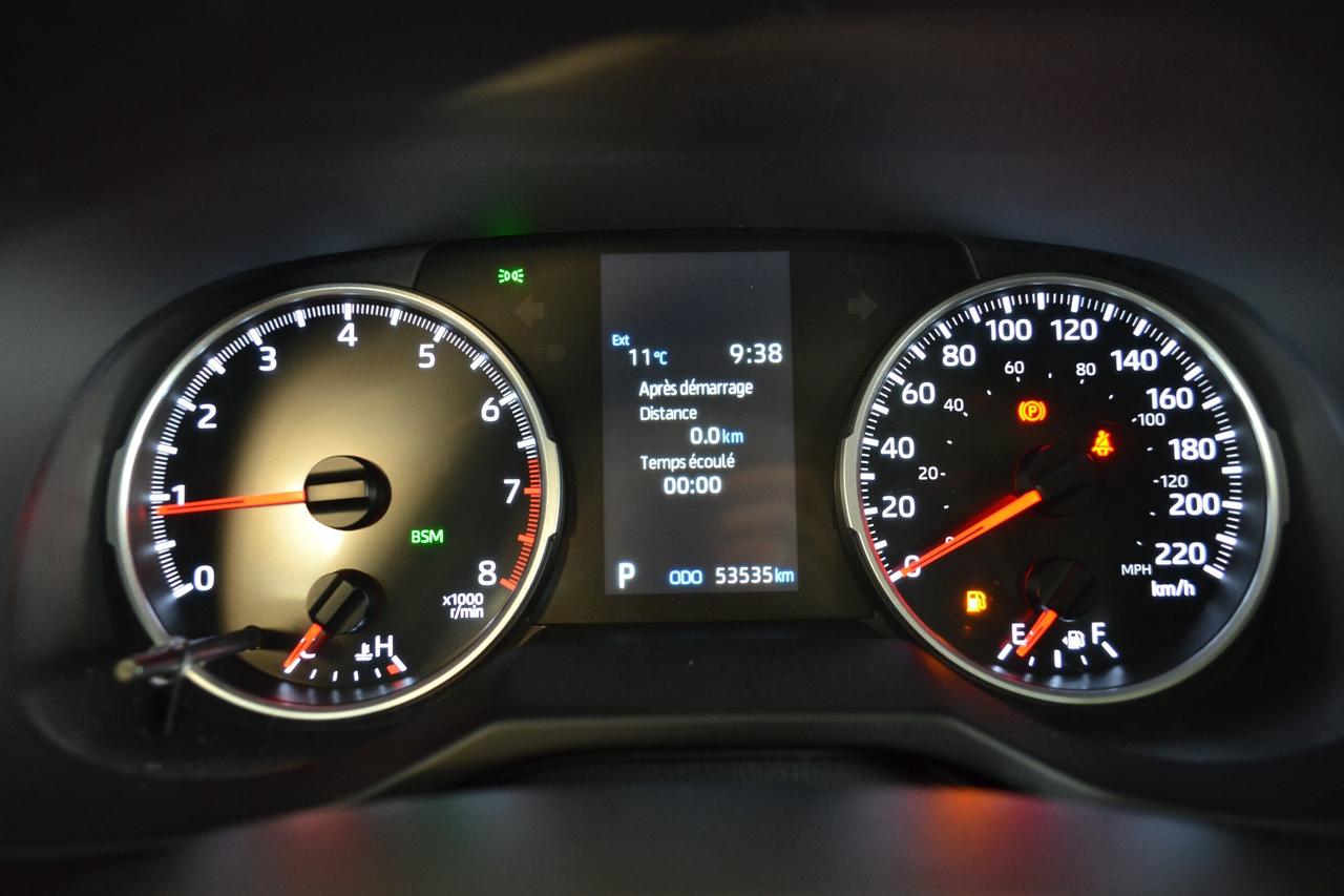 2022 Toyota RAV4 XLE Photo4