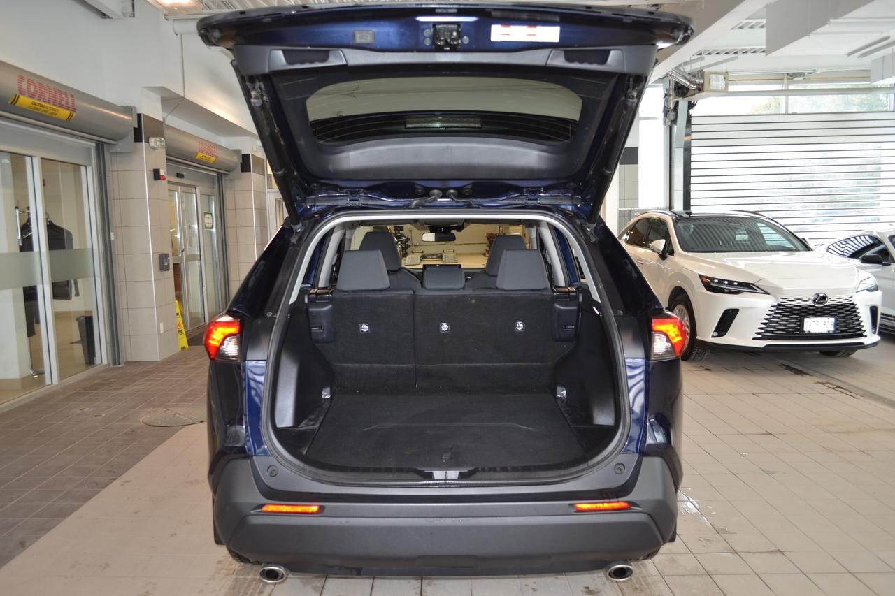 2022 Toyota RAV4 XLE Photo