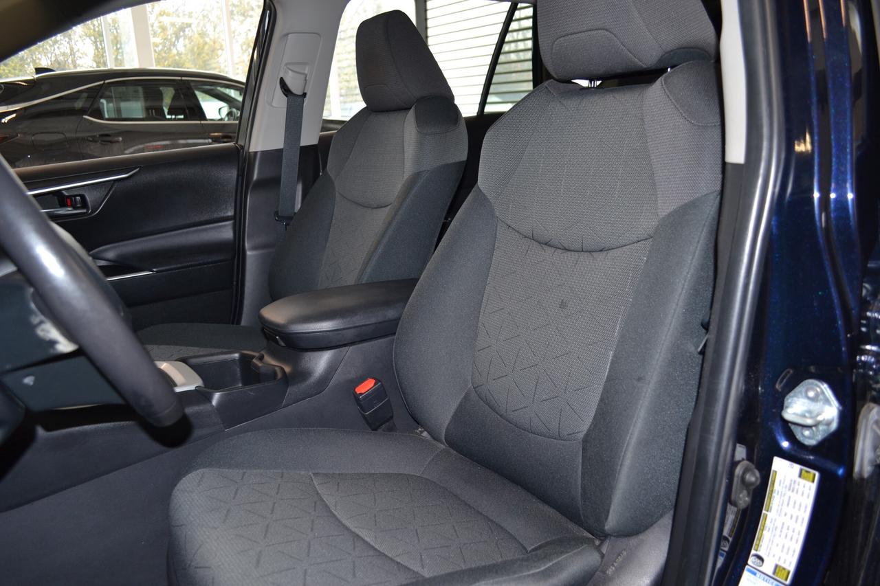 2022 Toyota RAV4 XLE Photo