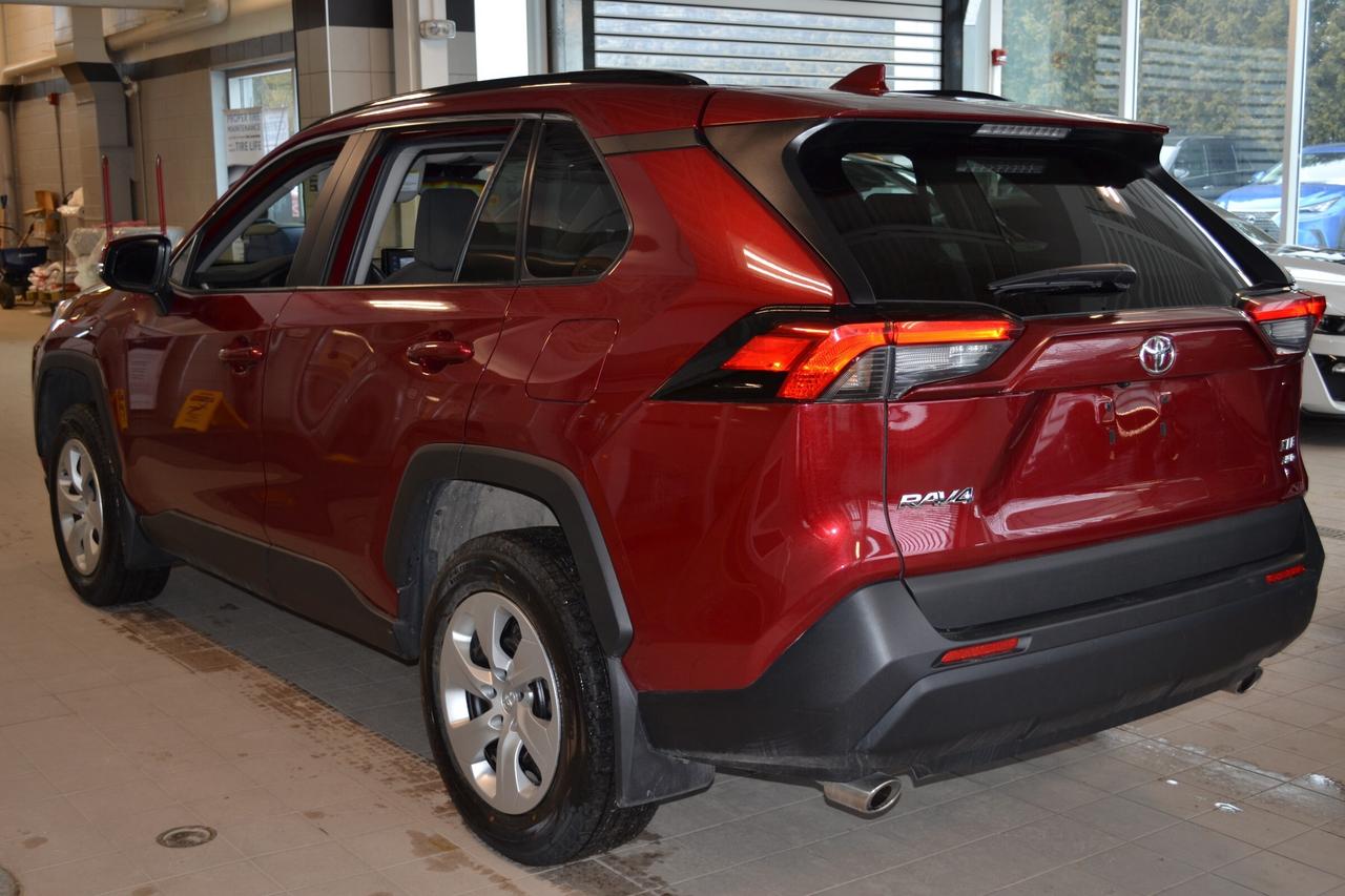 2022 Toyota RAV4 XLE Photo