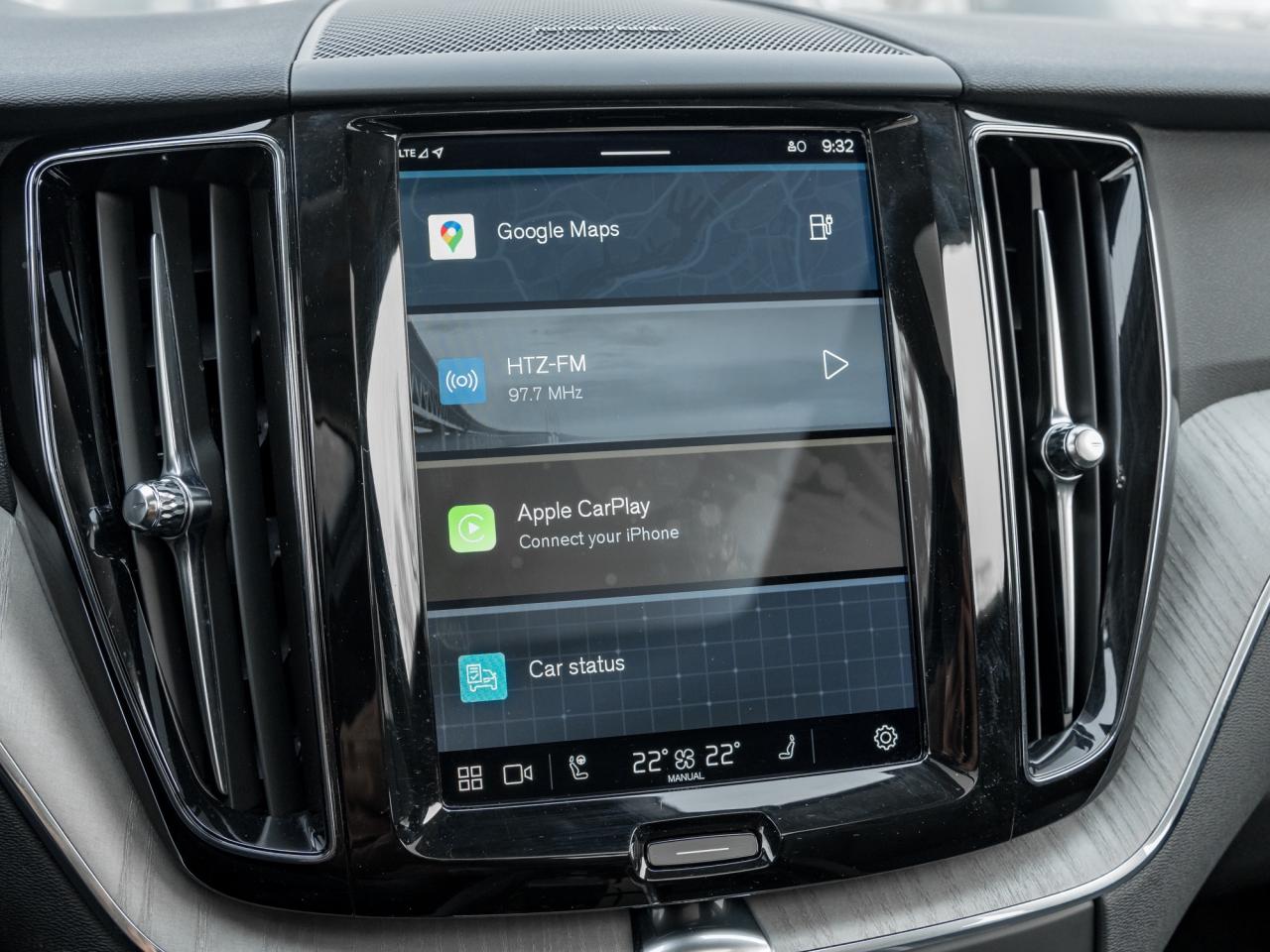 2025 Volvo XC60 Plug-In Hybrid T8 AWD Plus Dark Theme  LOW KM  CPO RATE FR 3.49%* Photo