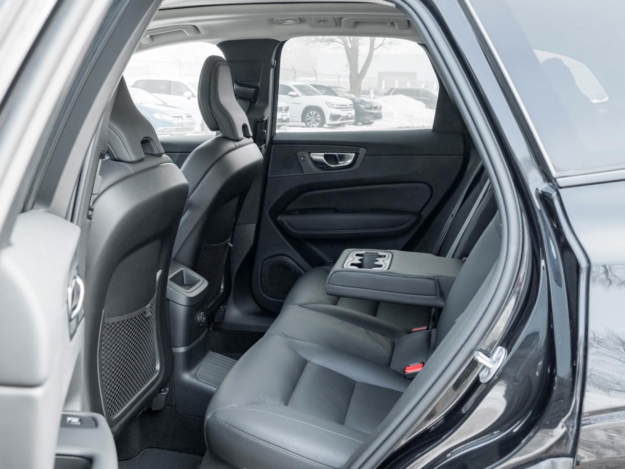 2025 Volvo XC60 Plug-In Hybrid T8 AWD Plus Dark Theme  LOW KM  CPO RATE FR 3.49%* Photo