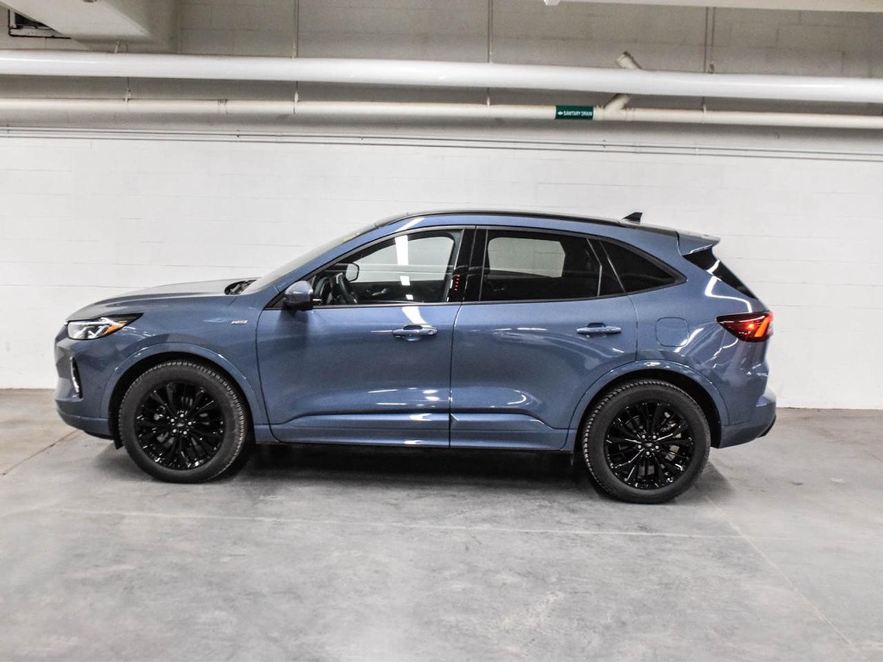 2023 Ford Escape  Photo2