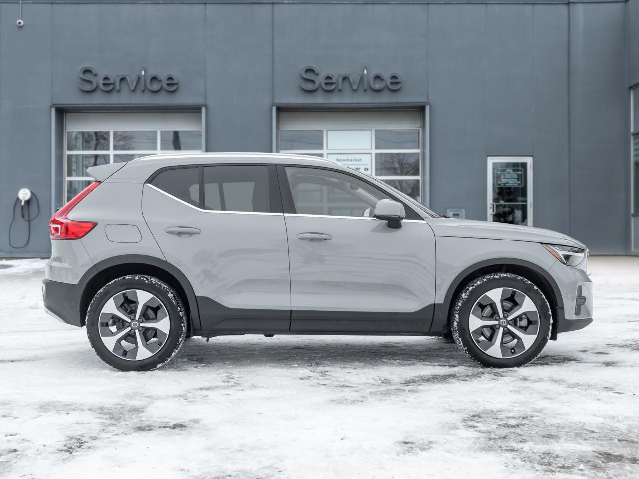 2025 Volvo XC40 B5 AWD Core  20" ALLOY WHEELS  CLIMATE PACK  CPO Photo