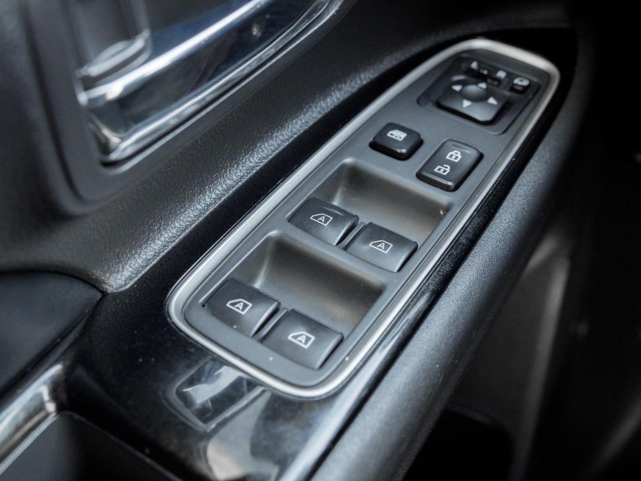 2020 Mitsubishi Outlander PHEV SE S-AWC  SAEFTY CERTIFIED FINANCE AS LOW AS 6.49% Photo