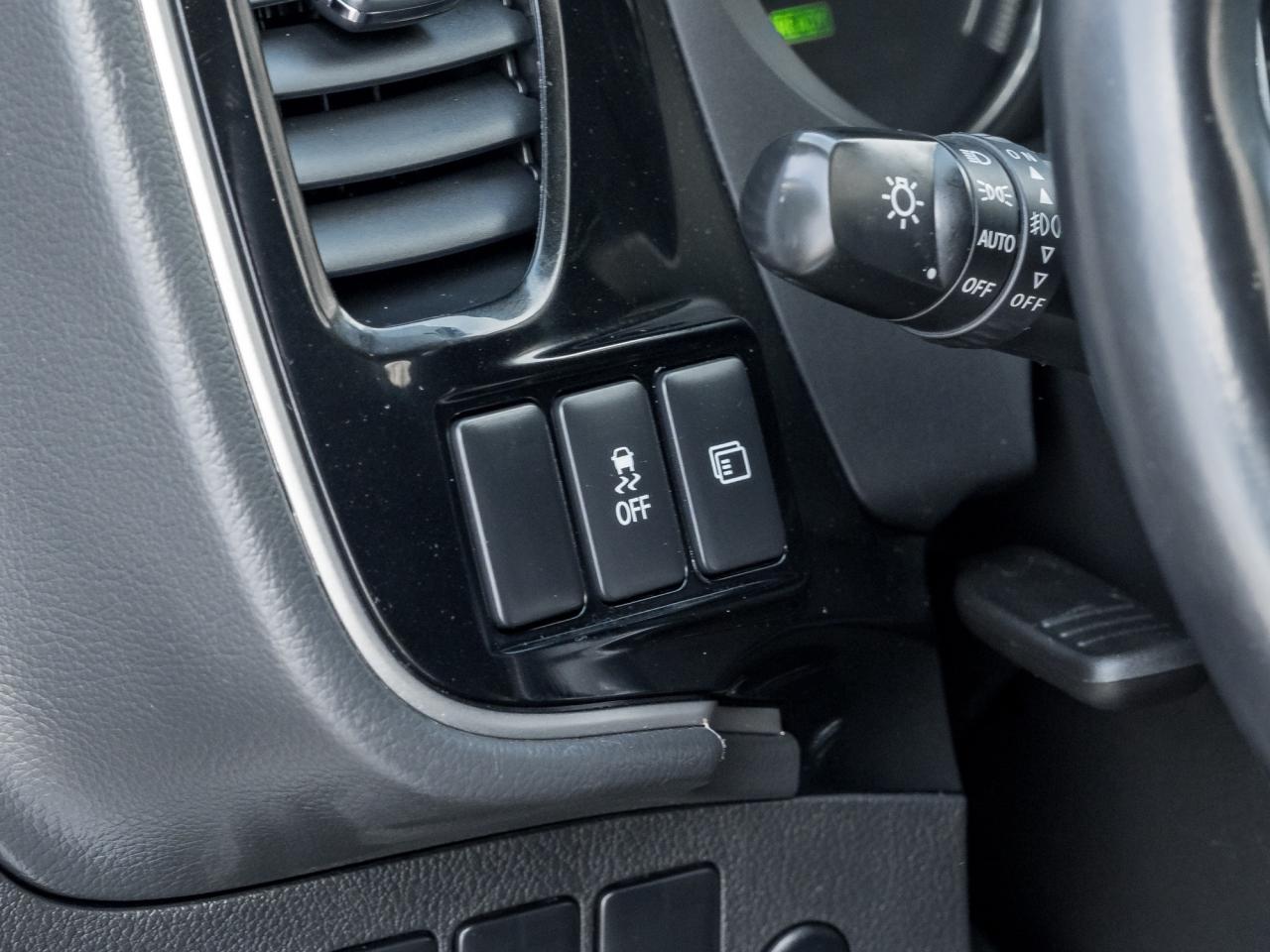 2020 Mitsubishi Outlander PHEV SE S-AWC  SAEFTY CERTIFIED FINANCE AS LOW AS 6.49% Photo