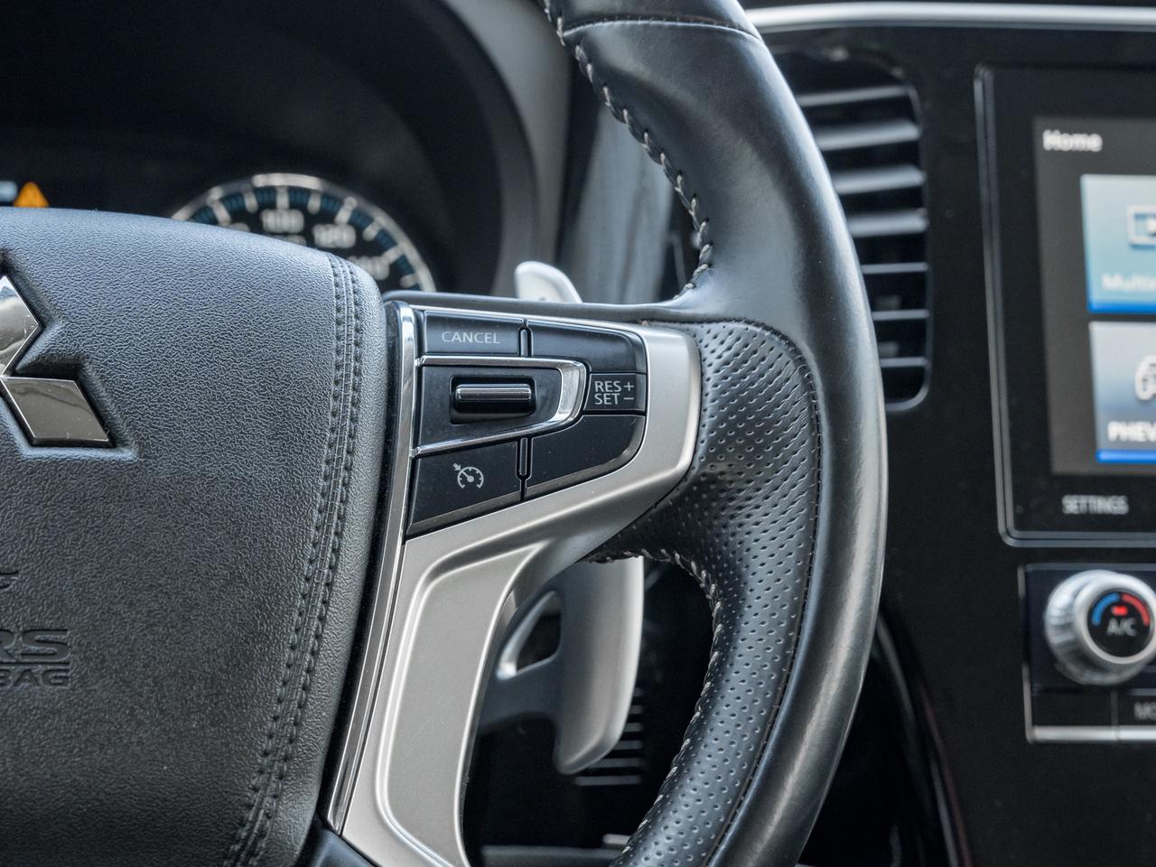 2020 Mitsubishi Outlander PHEV SE S-AWC  SAEFTY CERTIFIED FINANCE AS LOW AS 6.49% Photo