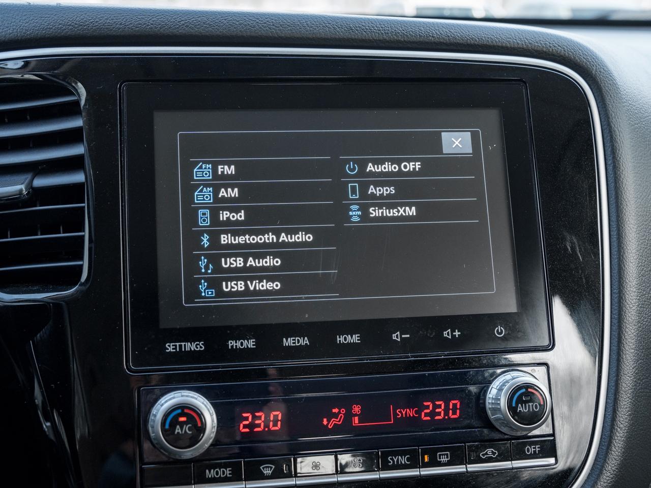 2020 Mitsubishi Outlander PHEV SE S-AWC  SAEFTY CERTIFIED FINANCE AS LOW AS 6.49% Photo