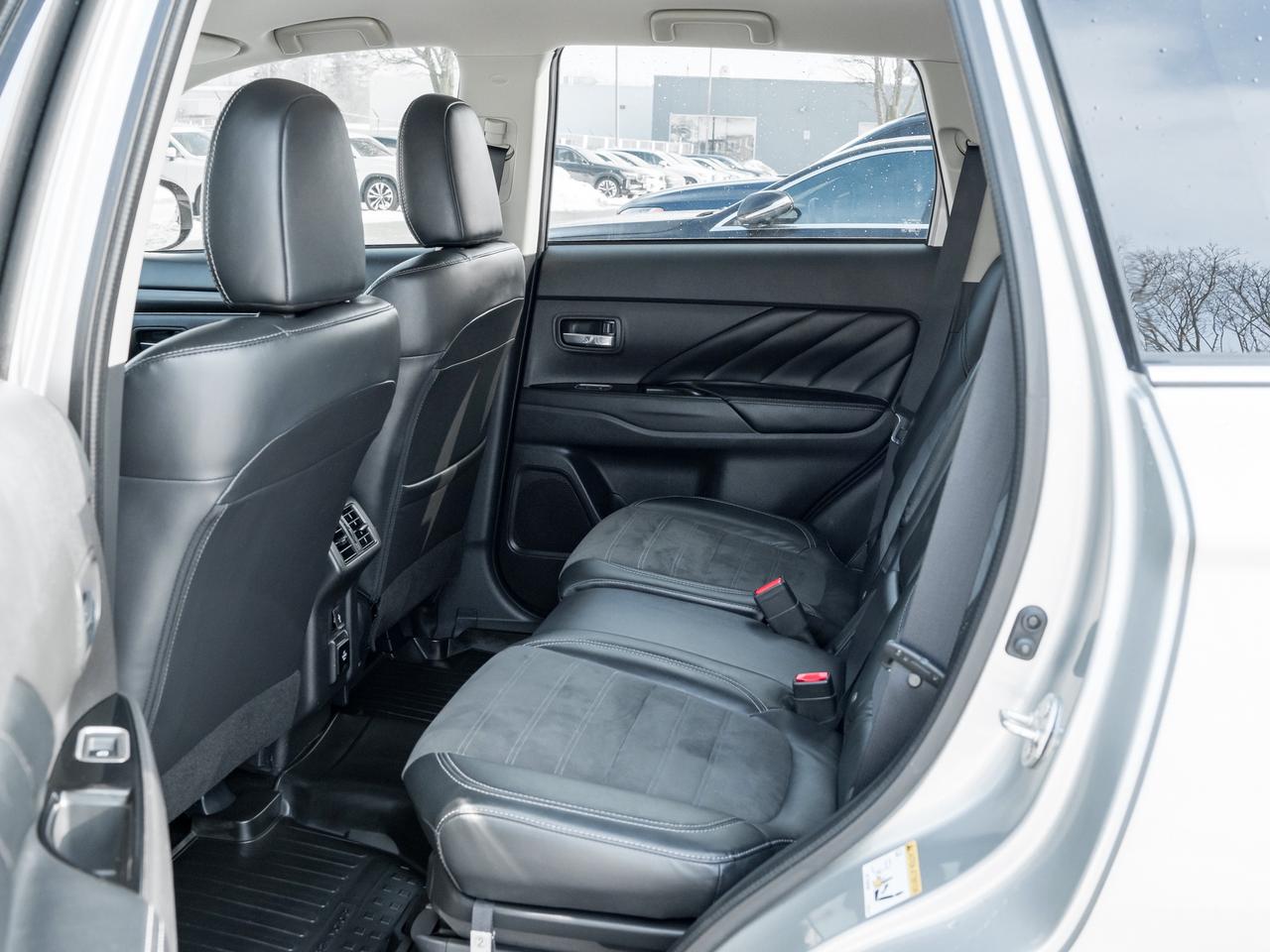 2020 Mitsubishi Outlander PHEV SE S-AWC  SAEFTY CERTIFIED FINANCE AS LOW AS 6.49% Photo