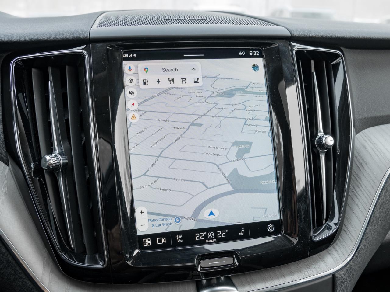 2025 Volvo XC60 Recharge T8 AWD Plus Dark Theme  LOW KM  CPO RATE FR 3.49%* Photo