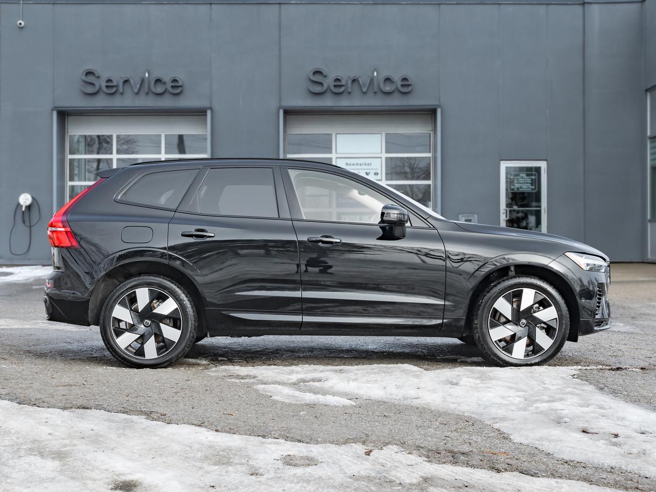 2025 Volvo XC60 Recharge T8 AWD Plus Dark Theme  LOW KM  CPO RATE FR 3.49%* Photo
