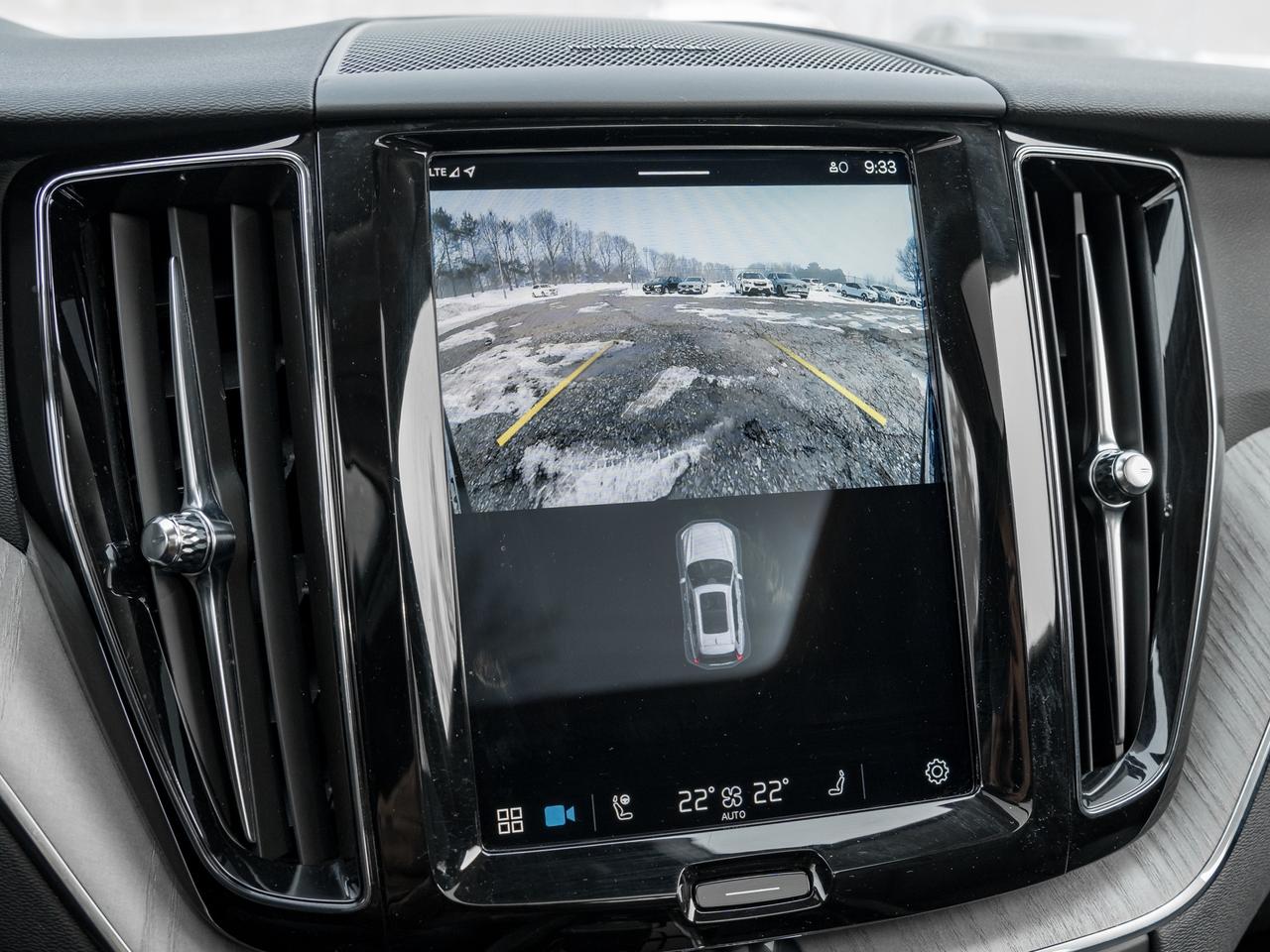 2025 Volvo XC60 Recharge T8 AWD Plus Dark Theme  LOW KM  CPO RATE FR 3.49%* Photo