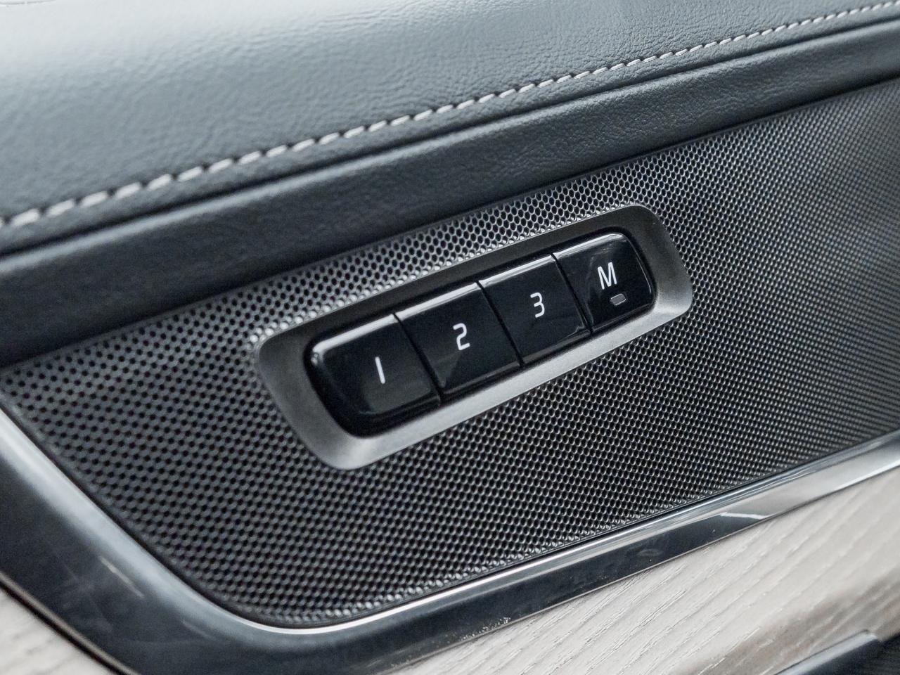 2025 Volvo XC90 2025.5 B6 AWD PLUS 7-Seater  ULTRA LOW MILEAGE Photo