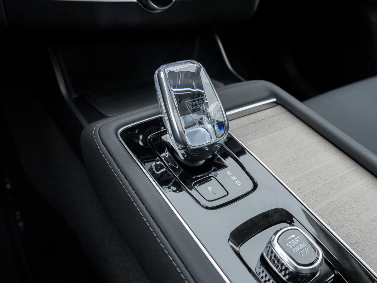 2025 Volvo XC90 2025.5 B6 AWD PLUS 7-Seater  ULTRA LOW MILEAGE Photo