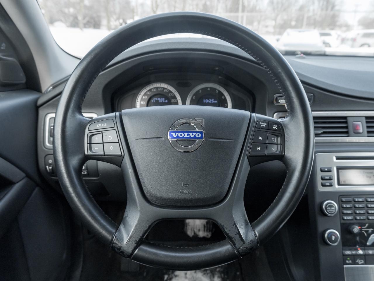 2010 Volvo XC70 5dr Wgn 3.2L  NO REPORTED ACCIDENTS  AS IS  TRADE Photo