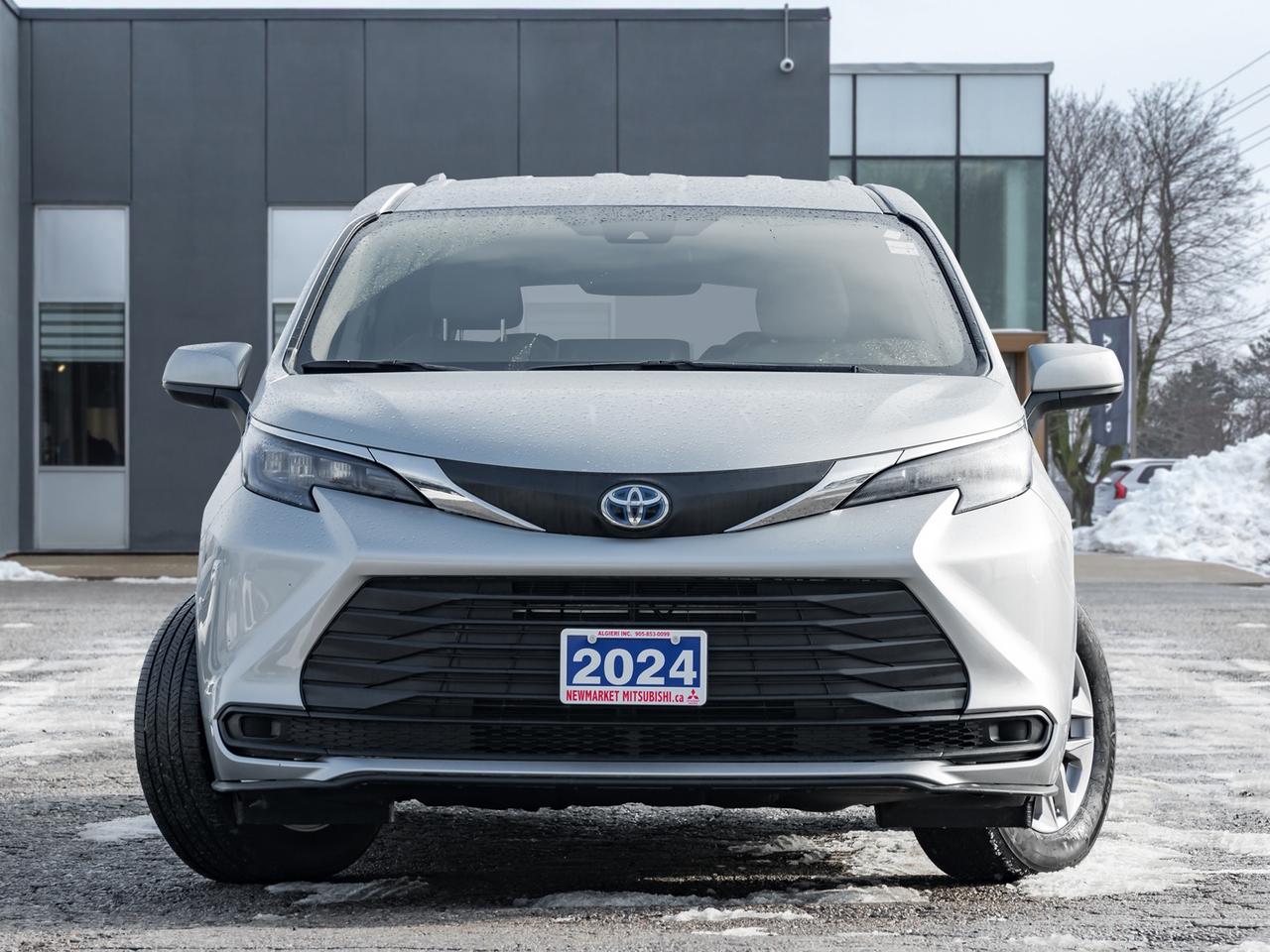 2024 Toyota Sienna LE 8-Passenger FWD  LOW KM FINANCE AS LOW AS 6.49% Photo