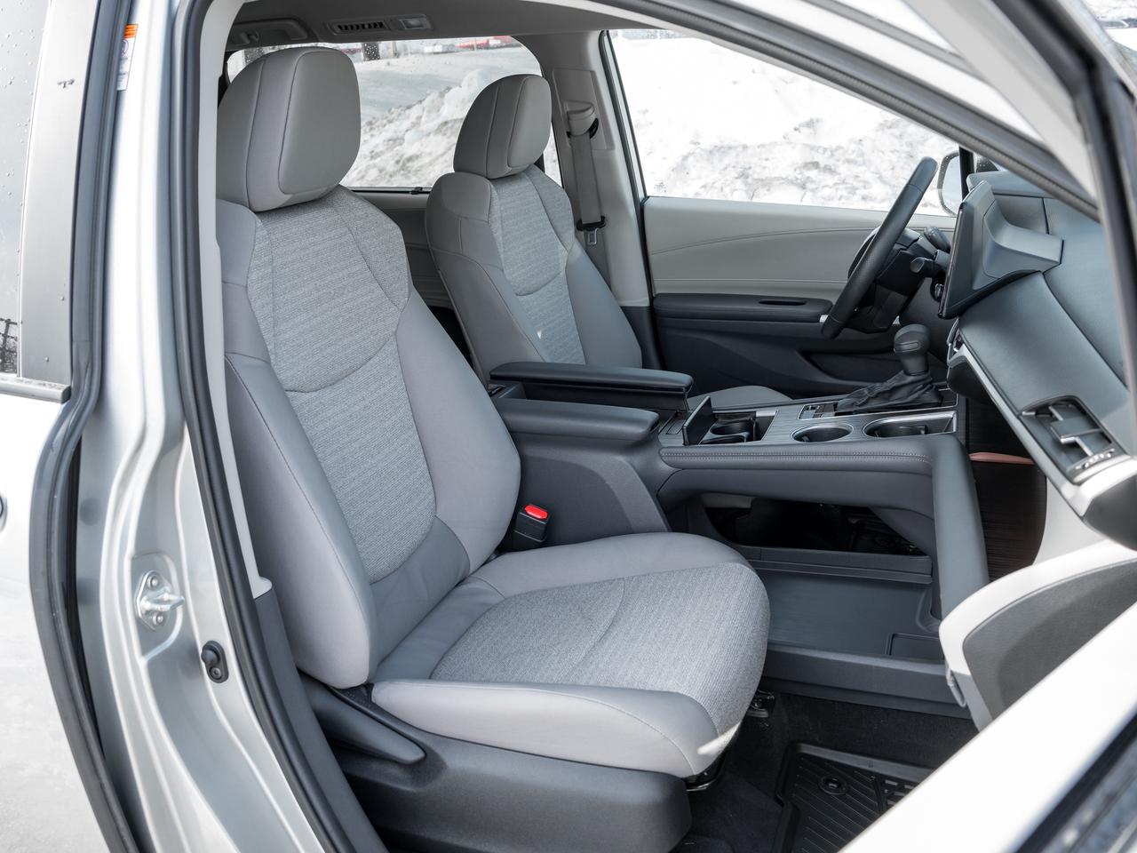 2024 Toyota Sienna LE 8-Passenger FWD  LOW KM FINANCE AS LOW AS 6.49% Photo