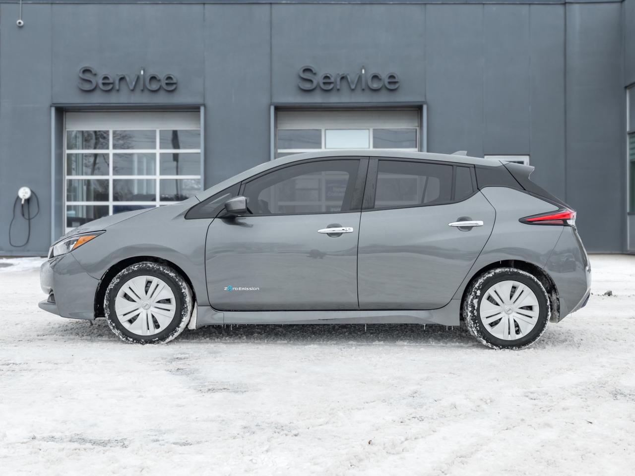 2018 Nissan Leaf S Hatchback   AS IS Photo3