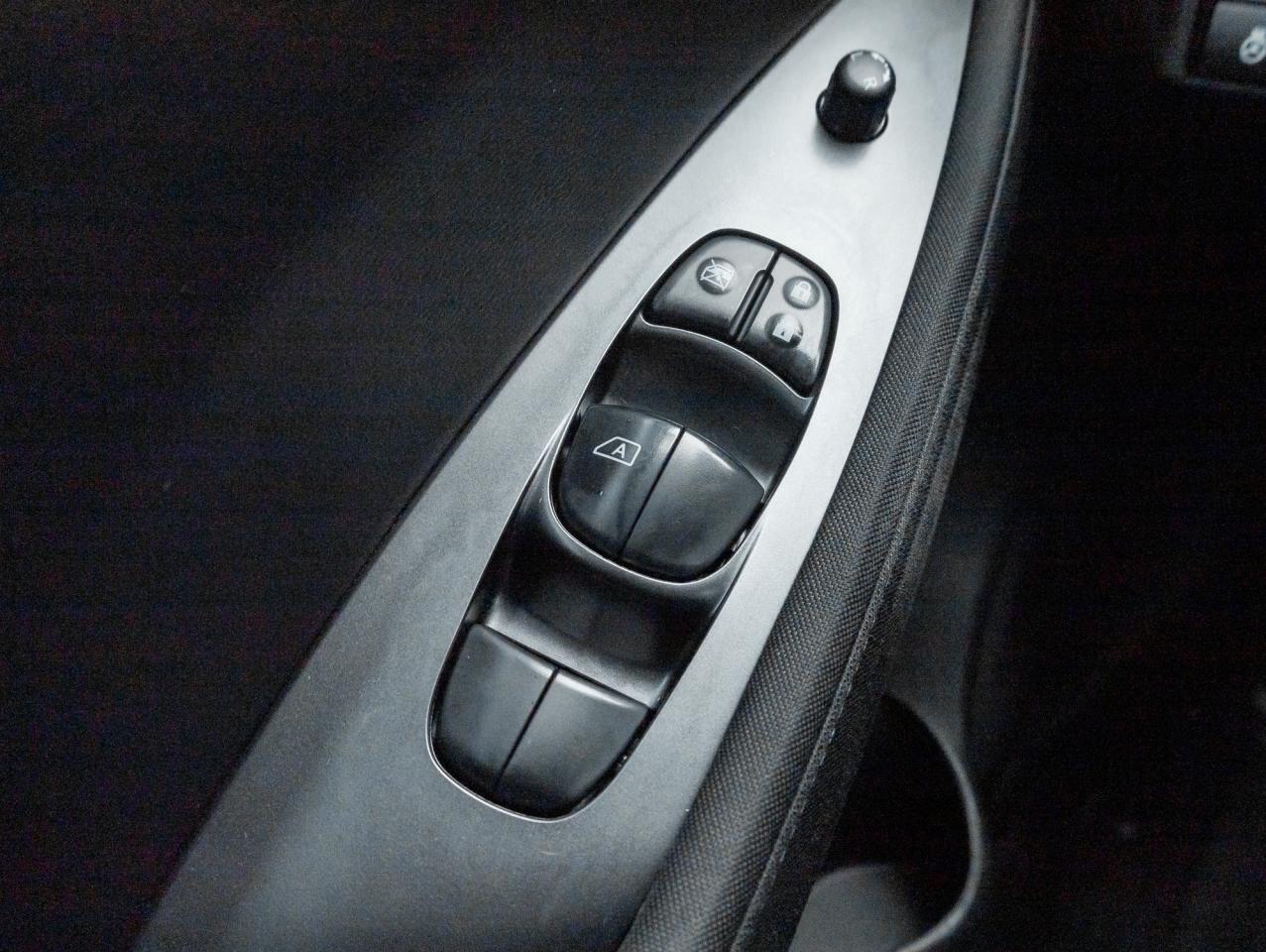 2018 Nissan Leaf S Hatchback   AS IS Photo