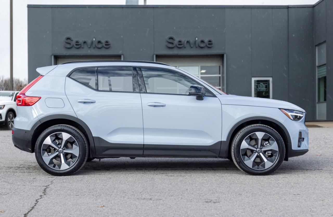 2025 Volvo XC40 B5 AWD Plus Dark Theme CLOUD BLUE VOLVO CPO Photo