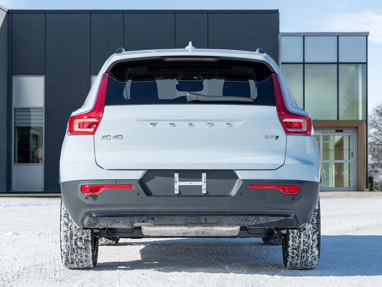 2025 Volvo XC40 B5 AWD Plus Dark Theme CLOUD BLUE VOLVO CPO Photo