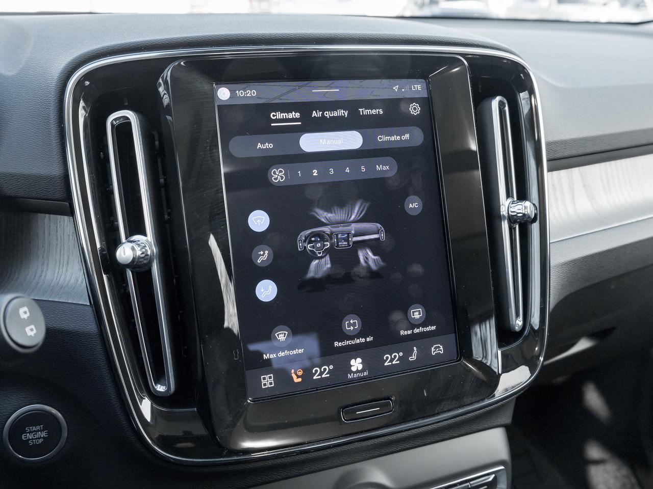 2025 Volvo XC40 B5 AWD Plus Dark Theme CLOUD BLUE VOLVO CPO Photo