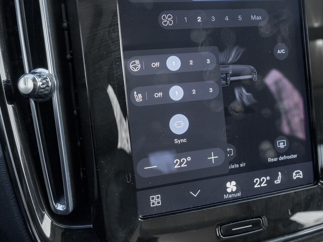 2025 Volvo XC40 B5 AWD Plus Dark Theme CLOUD BLUE VOLVO CPO Photo