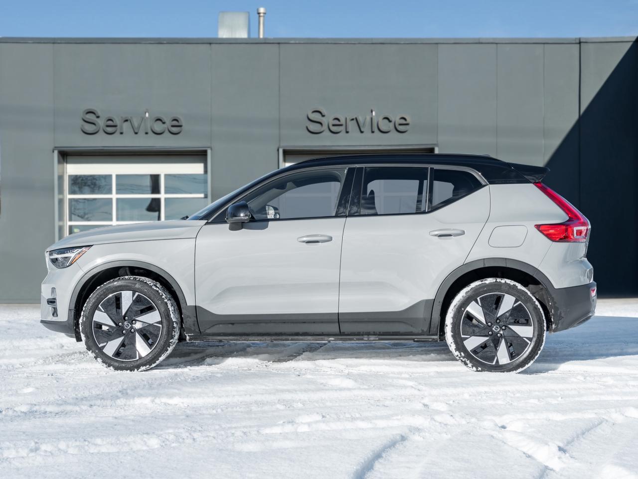 2024 Volvo XC40 Recharge Pure Electric Twin eAWD Core  CPO FINANCE RATE 3.49%*-4%* Photo