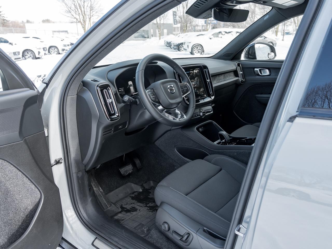 2024 Volvo XC40 Recharge Pure Electric Twin eAWD Core  CPO FINANCE RATE 3.49%* Photo