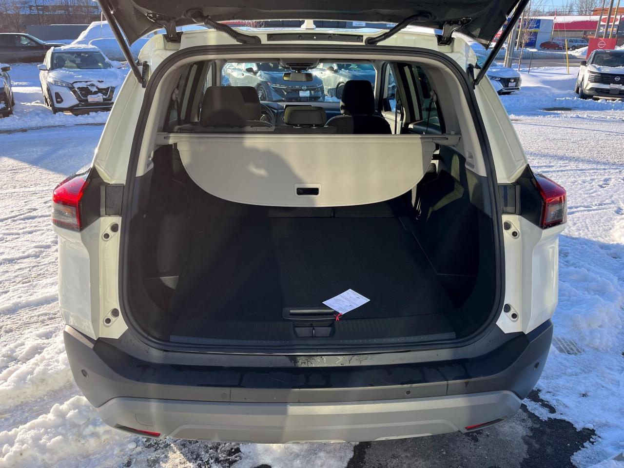 2023 Nissan Rogue SV Moonroof 4dr All-Wheel Drive Sport Utility Photo