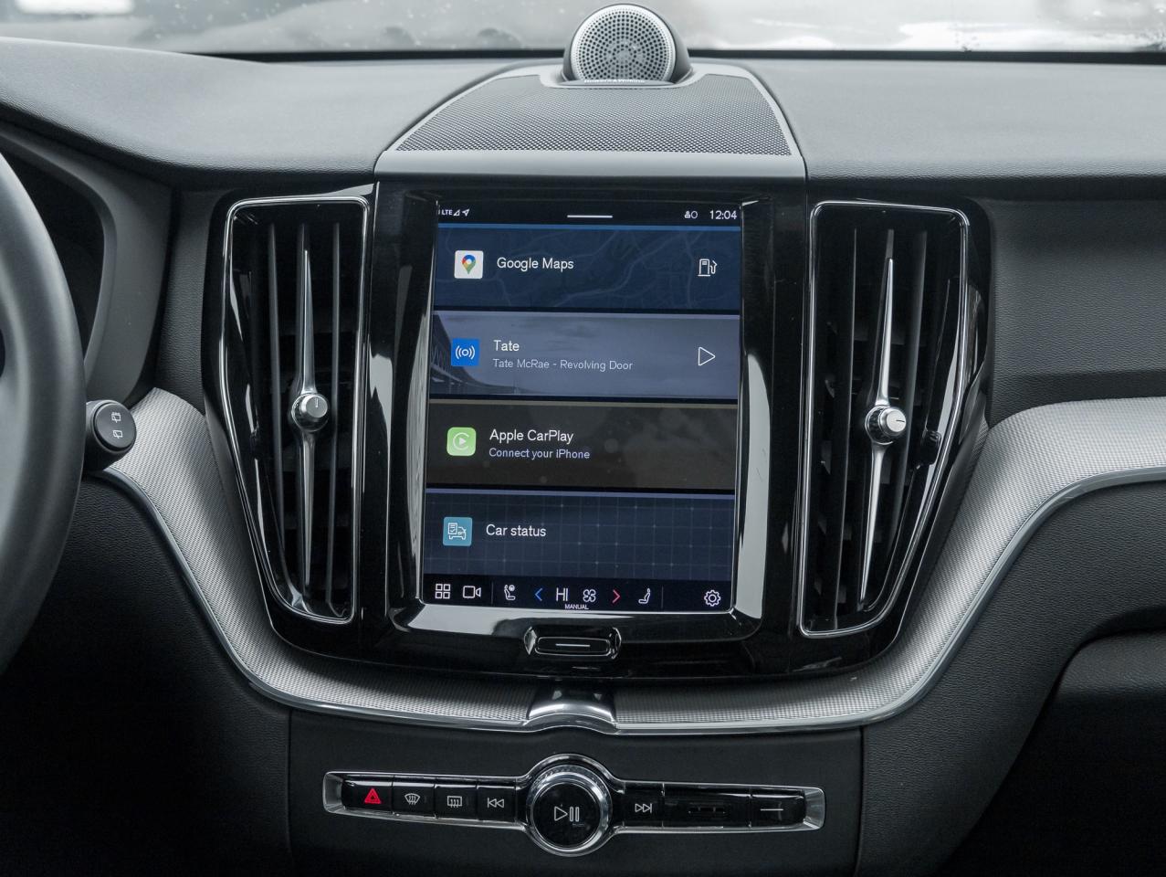 2022 Volvo XC60 B6 AWD R-Design  BOWER & WILKINS  21" ALLOY WHEEL Photo