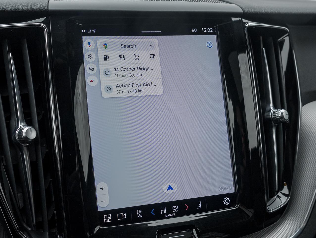 2022 Volvo XC60 B6 AWD R-Design  BOWER & WILKINS  21" ALLOY WHEEL Photo