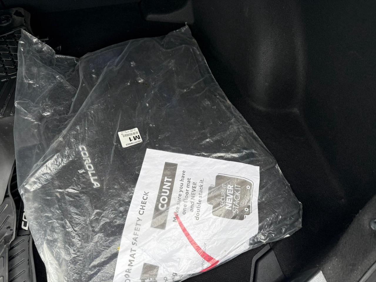 2022 Toyota Corolla SE UPGRADE !  - REMOTE STARTER - ONE OWNER - NO AC Photo