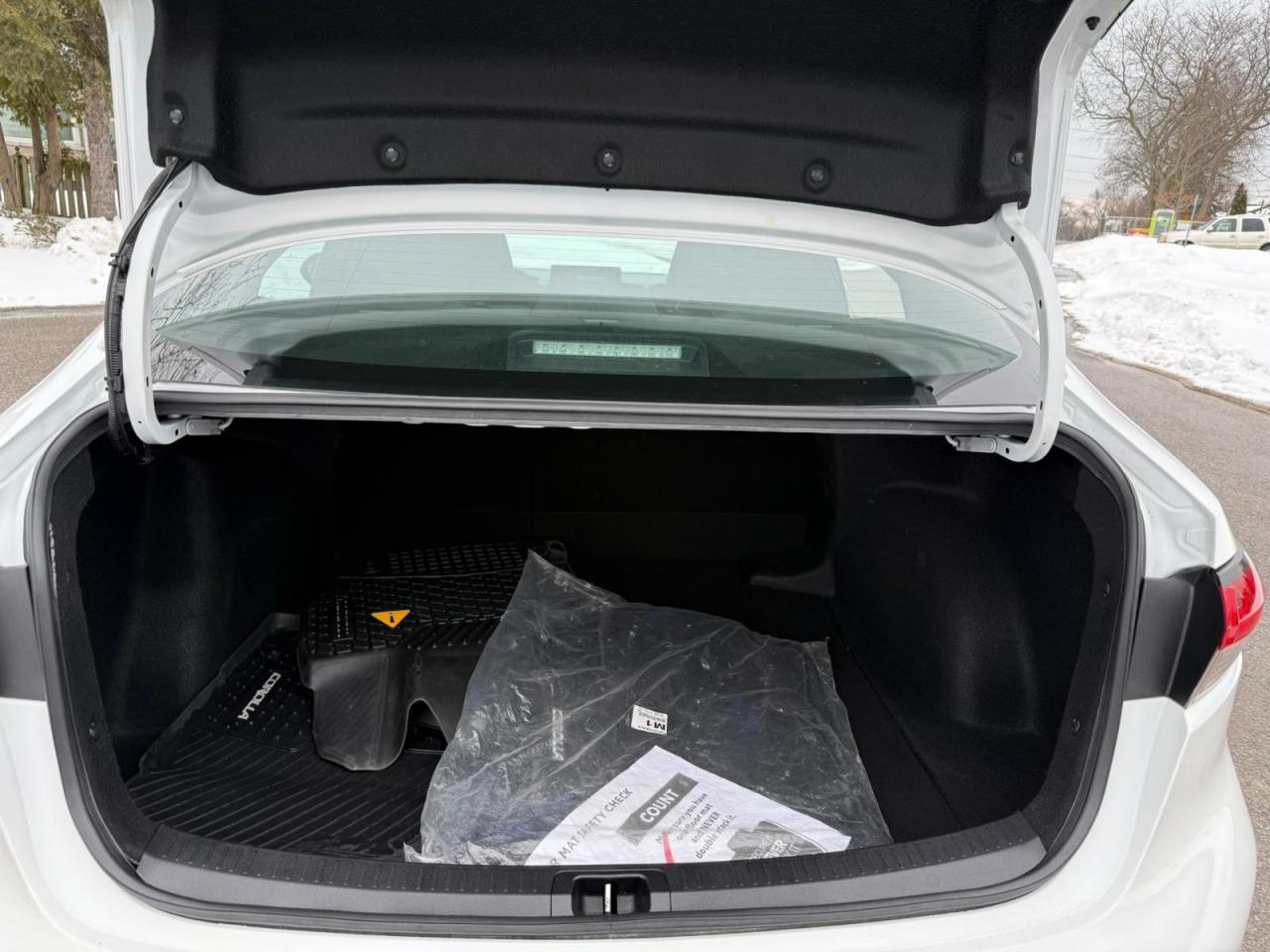 2022 Toyota Corolla SE UPGRADE !  - REMOTE STARTER - ONE OWNER - NO AC Photo